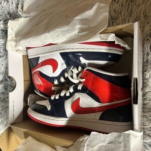 Women’s Jordan 1 mid